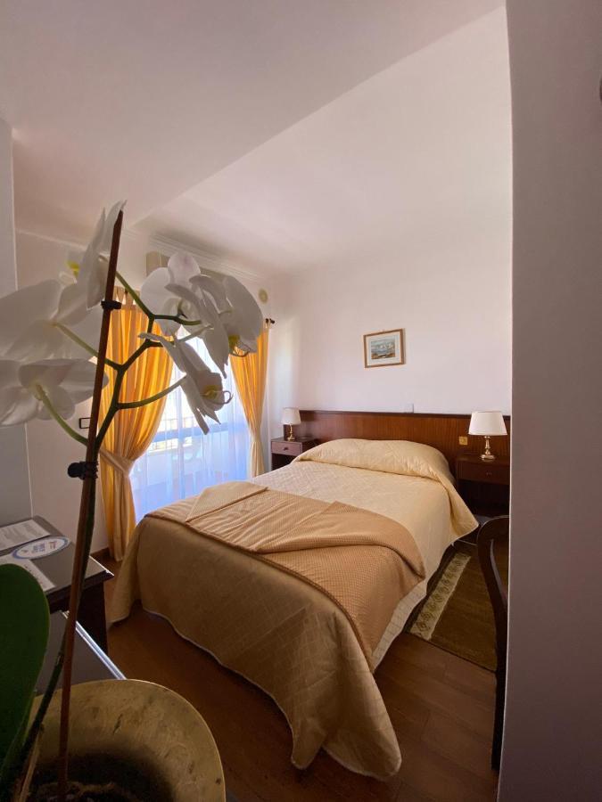 Guest House Toca Dos Grilos Estoril Luaran gambar