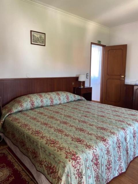 Guest House Toca Dos Grilos Estoril Luaran gambar